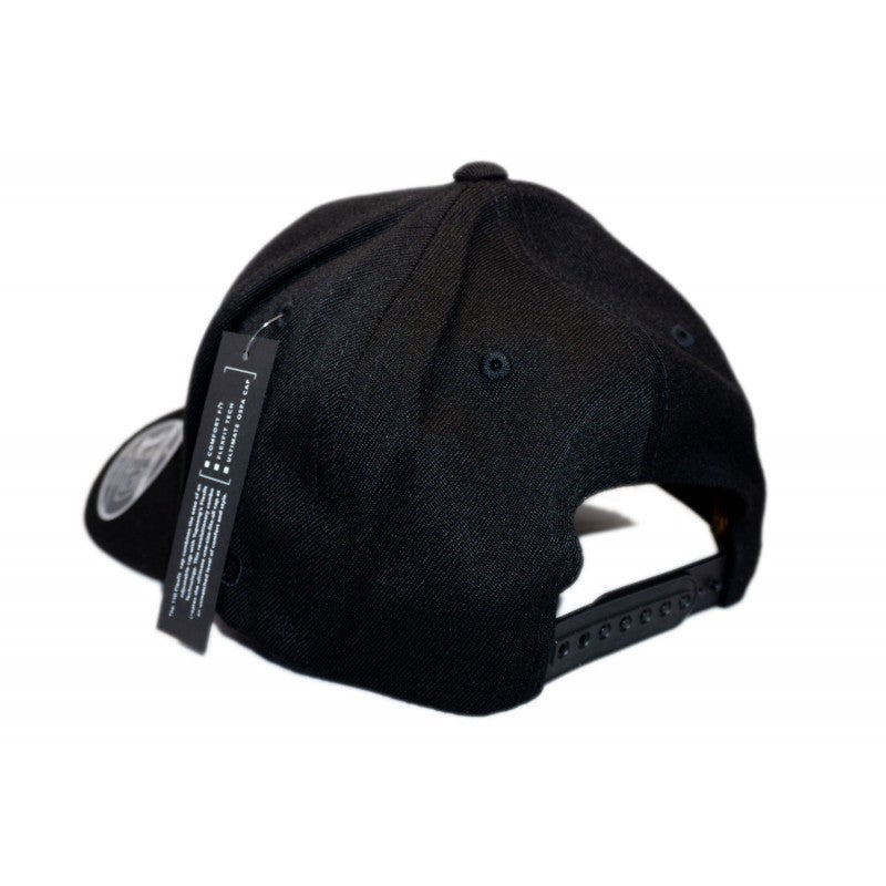 On2Crew Snapback - Black/White/Grey